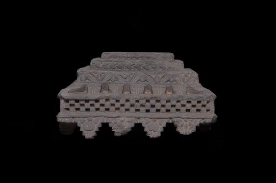 Image of Stepped cornice of a harmikā