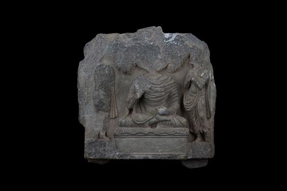 Image of Buddha and devotees