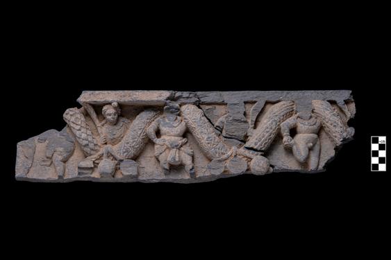 Image of Garland bearers