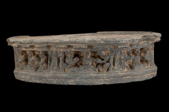 Image of Buddhas and devotees